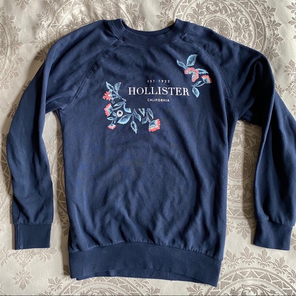 Hollister Crew Neck - Picture 2 of 4